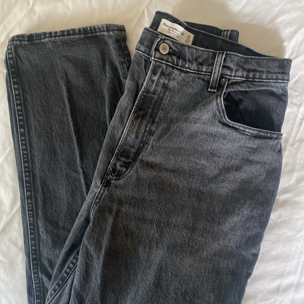 Abercrombie Ultra High Rise 90s Straight Jean